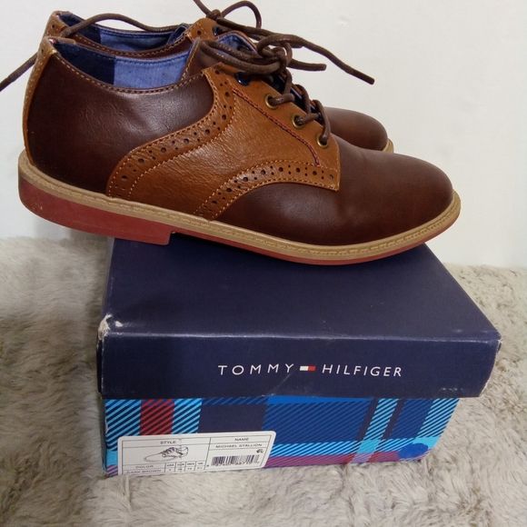Tommy Hilfiger, Michael Brown saddle shoes, size 4 pre owned - Picture 5 of 11